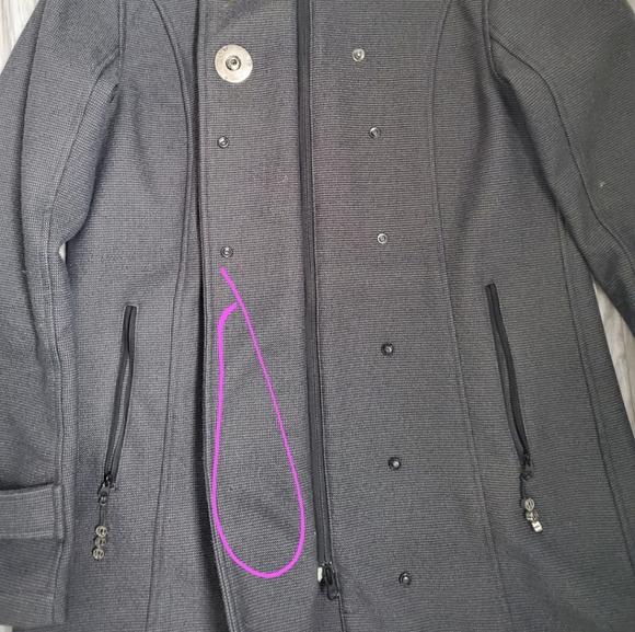 Lululemon jacket - Picture 10 of 10